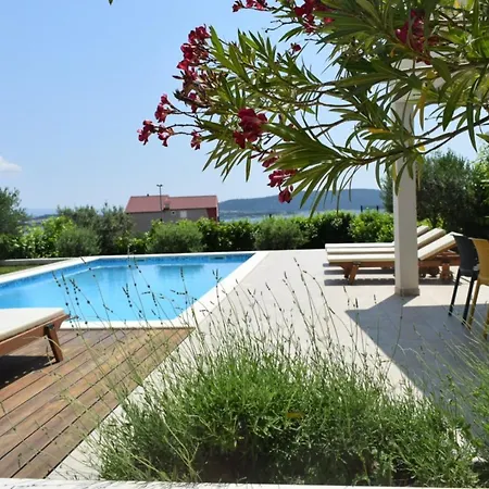 Nikol, Heated Pool, Sea View And Bbq Villa Kastela