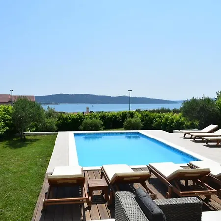 Nikol, Heated Pool, Sea View And Bbq Villa *