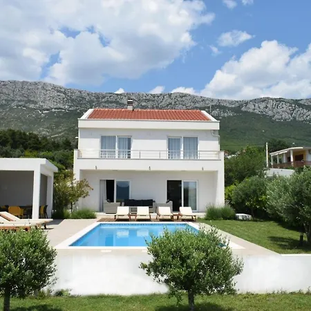 Nikol, Heated Pool, Sea View And Bbq *